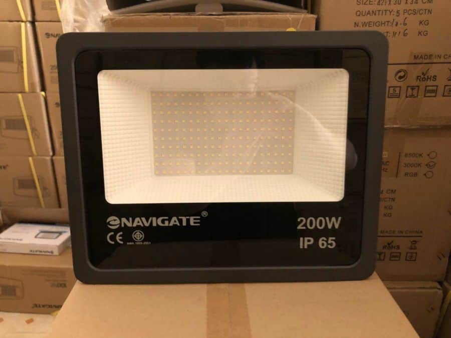Đèn pha Thần Chiến Navigate | 50W, 100W, 200W | Chiếu sáng Nhà xưởng, Bảng hiệu, quảng cáo, Tàu cá, Sân vườn, Kho hàng, Sân thể thao.